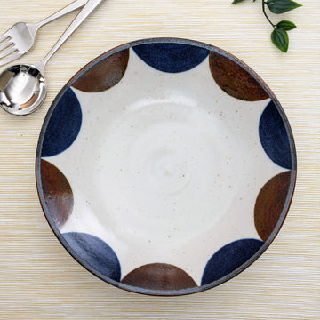 Japanese pattern blue and brown porcelain handcrafted plate for soup and pasta