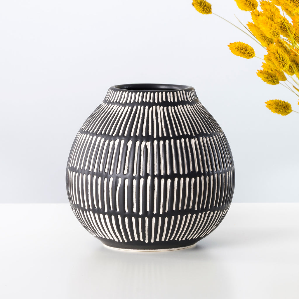 Elveda Black and White Ceramic Vase